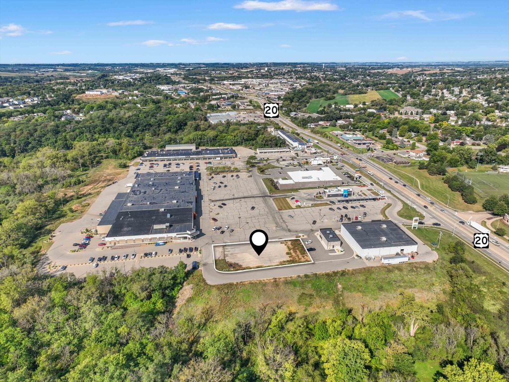 Photo of 2600 Dodge Street, Dubuque, IA 52003 (MLS # 153120)