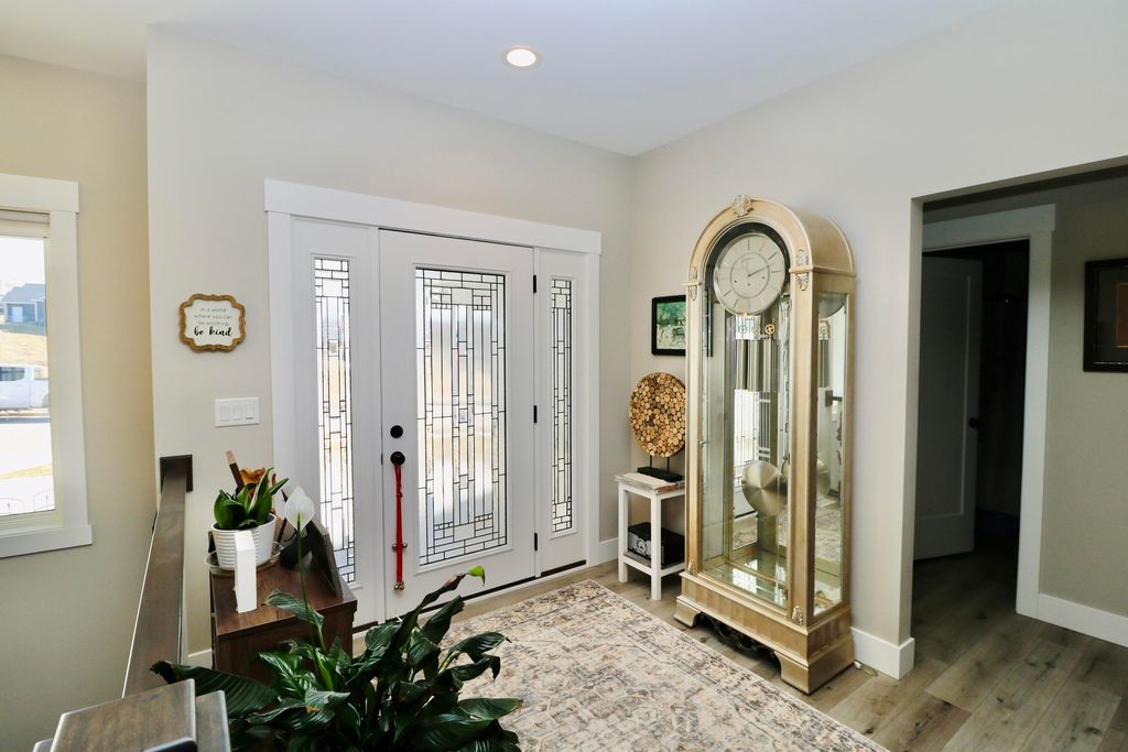 Photo of 4401 Barnwood Lane, Dubuque, IA 52002 (MLS # 154101)