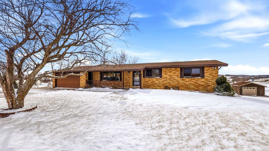 Photo of 15188 Humke Road, Dubuque, IA 52002 (MLS # 154151)