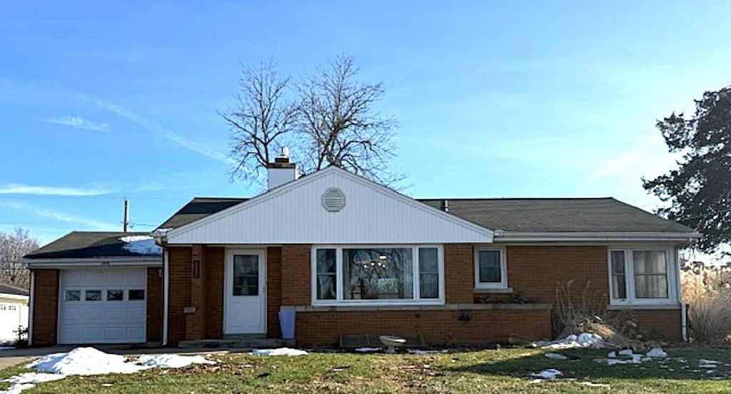 Photo of 209 S Vermont Street, Maquoketa, IA 52060 (MLS # 153634)