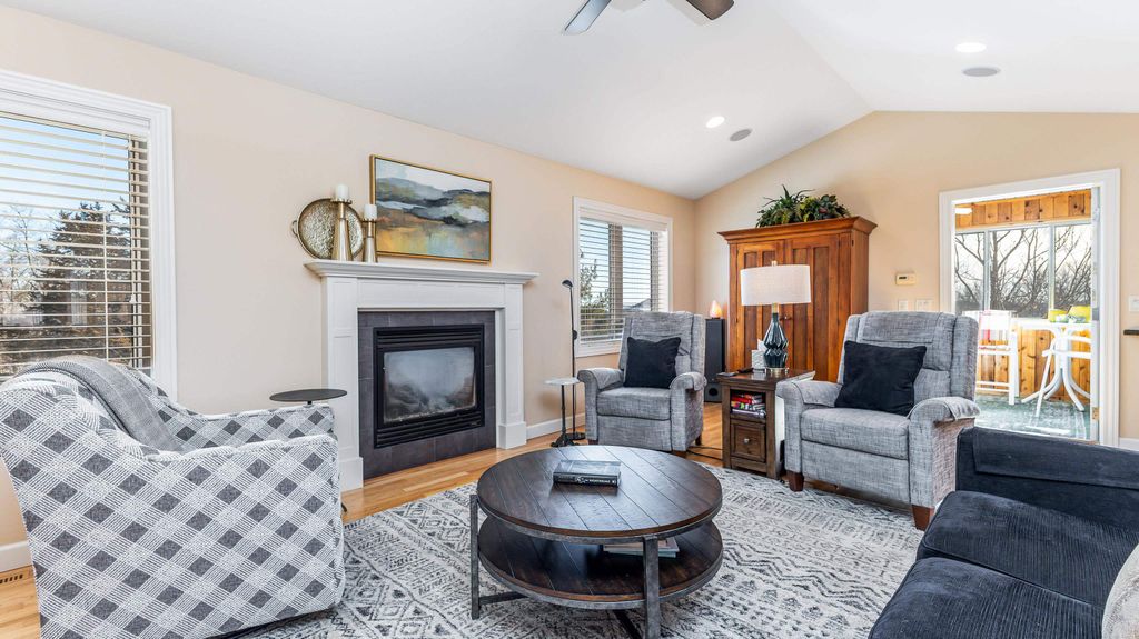 Photo of 18694 W Michelle Court, East Dubuque, IA 61025 (MLS # 153870)