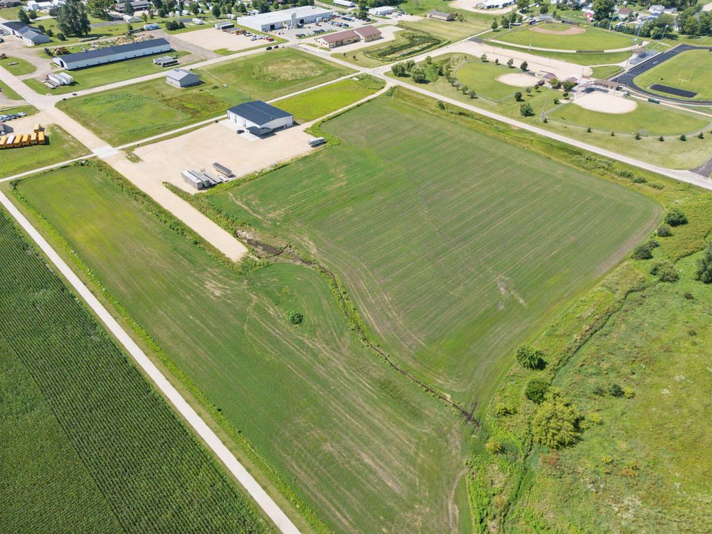 Photo of Lot 3 Edgewood Industrial Park, Edgewood, IA 52042 (MLS # 153145)