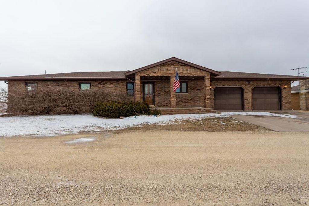 Photo of 32279 Nature Trail, Dyersville, IA 52040 (MLS # 154042)