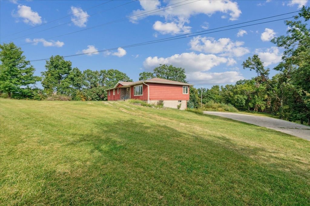 Photo of 32365 US Highway 52, Bellevue, IA 52031 (MLS # 153035)