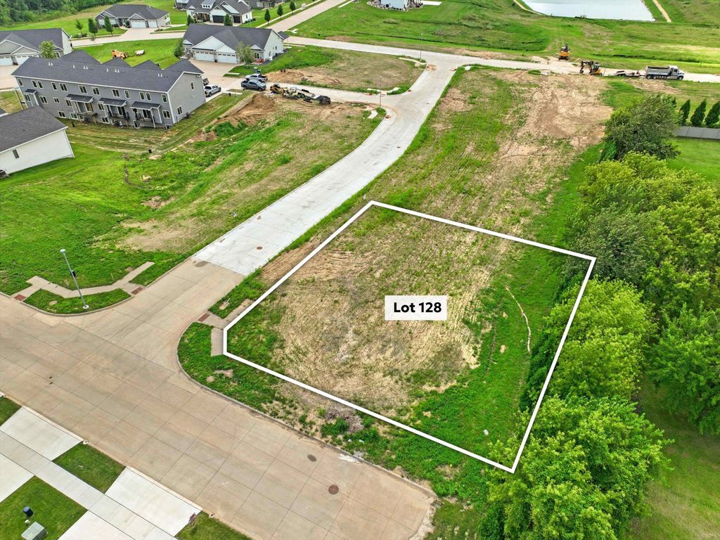 Photo of Lot 128 Edenbrook Lane, Dubuque, IA 52003 (MLS # 152567)