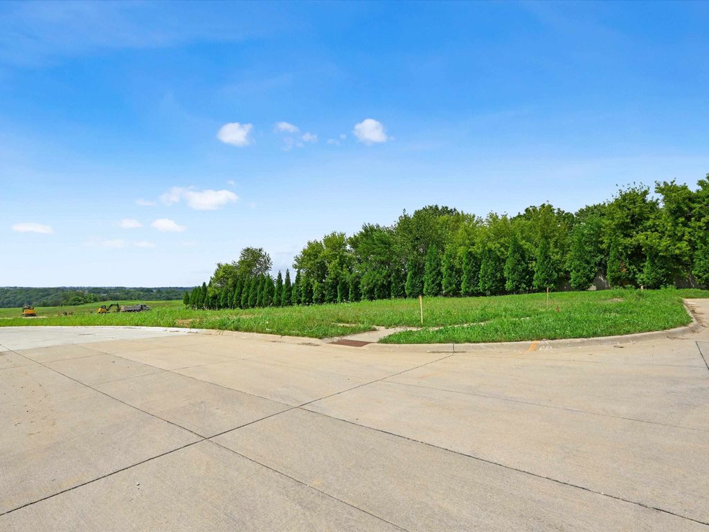 Photo of Lot 128 Edenbrook Lane, Dubuque, IA 52003 (MLS # 152567)
