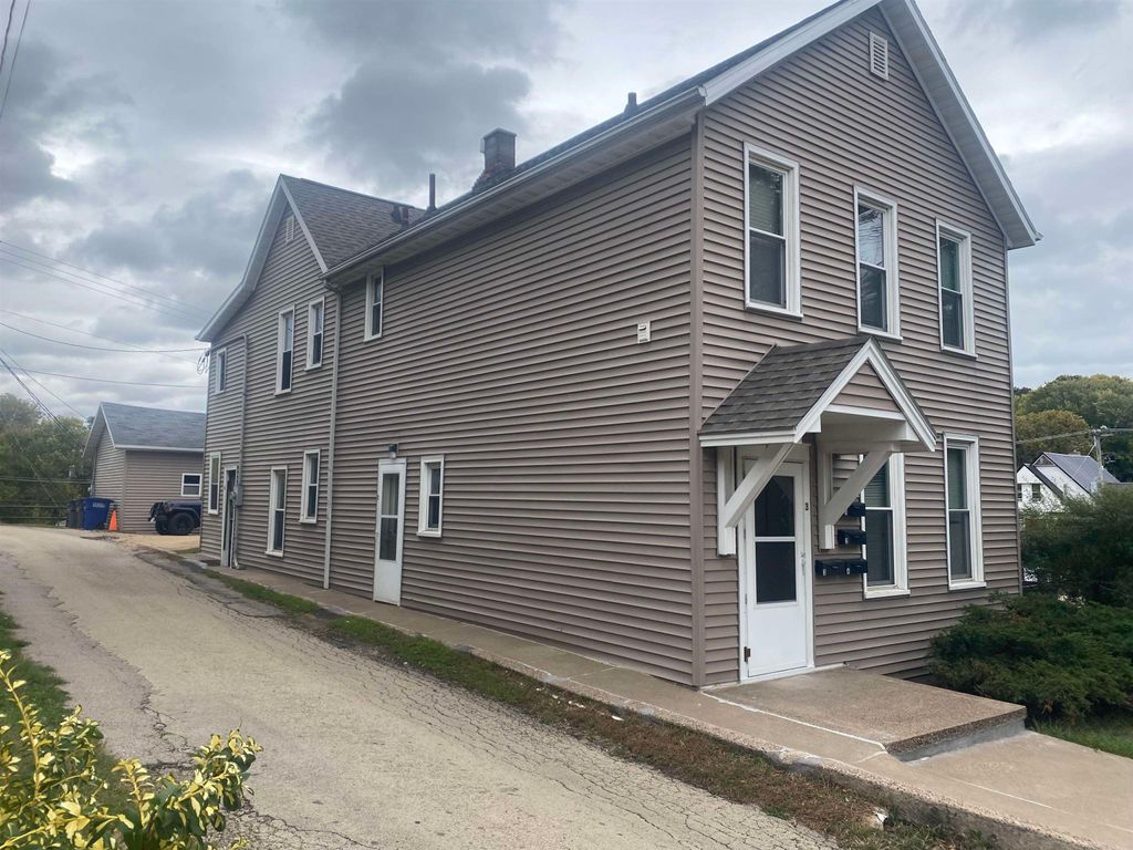 Photo of 580 Wilson Avenue, Dubuque, IA 52001 (MLS # 153315)