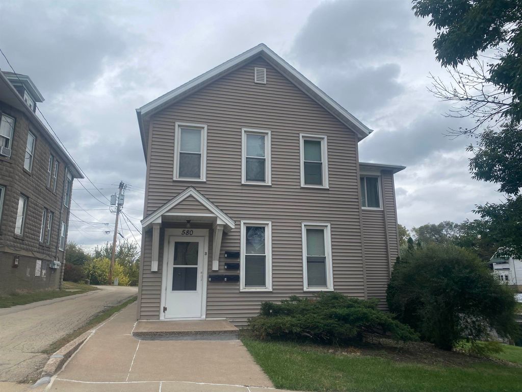 Photo of 580 Wilson Avenue, Dubuque, IA 52001 (MLS # 153315)