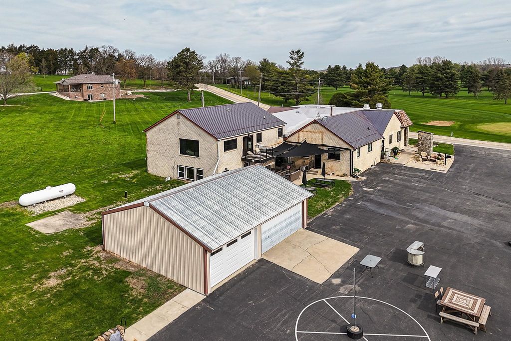 Photo of 30824 Olde Hawkeye Drive, Dyersville, IA 52040 (MLS # 151911)