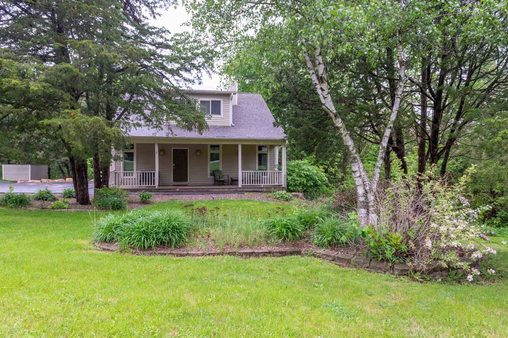 Photo of 21 High Ridge Run, Galena, IL 61036 (MLS # 152099)