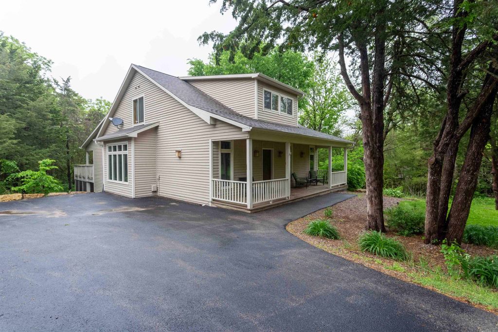 Photo of 21 High Ridge Run, Galena, IL 61036 (MLS # 152099)