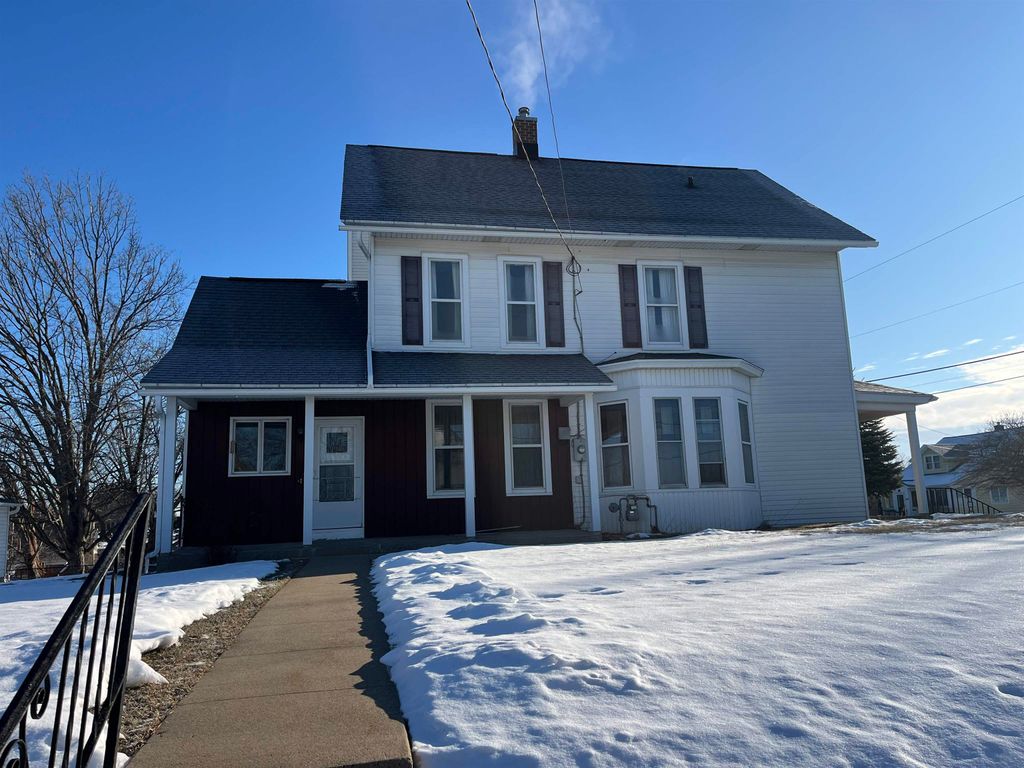 Photo of 1295 Loras Boulevard, Dubuque, IA 52001 (MLS # 153901)