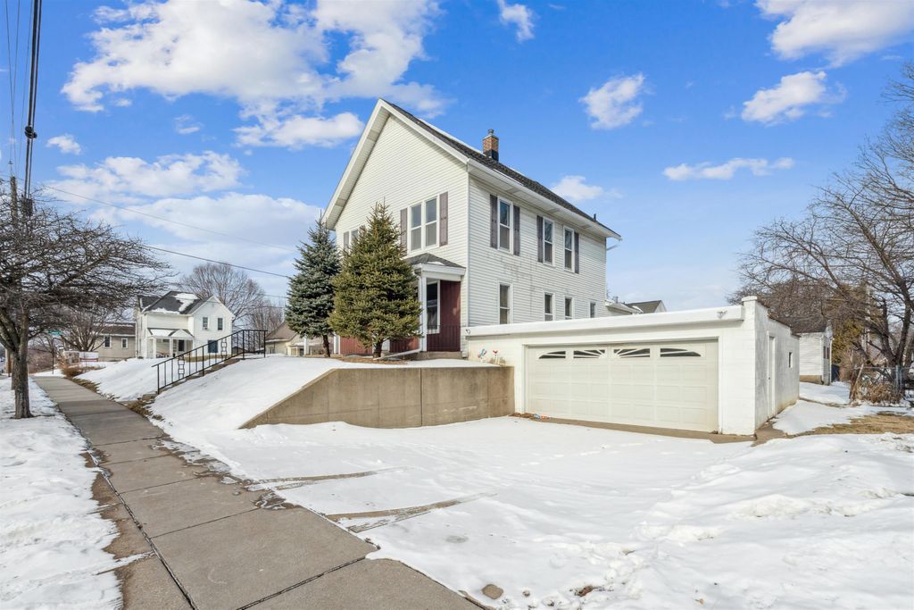 Photo of 1295 Loras Boulevard, Dubuque, IA 52001 (MLS # 153901)