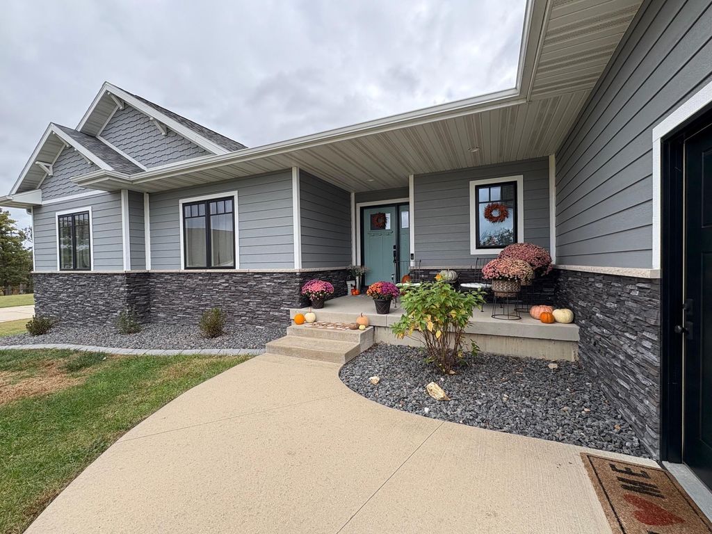 Photo of 770 Amara Court, Peosta, IA 52068 (MLS # 153461)