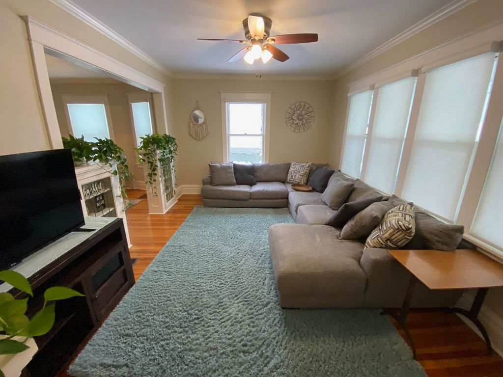 Photo of 1414 N Algona Street, Dubuque, IA 52001 (MLS # 153595)