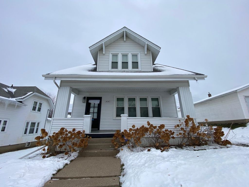 Photo of 1414 N Algona Street, Dubuque, IA 52001 (MLS # 153595)