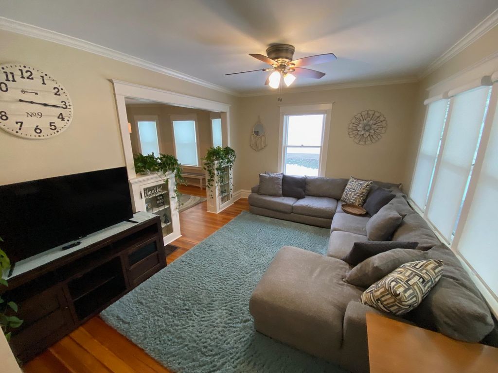 Photo of 1414 N Algona Street, Dubuque, IA 52001 (MLS # 153595)