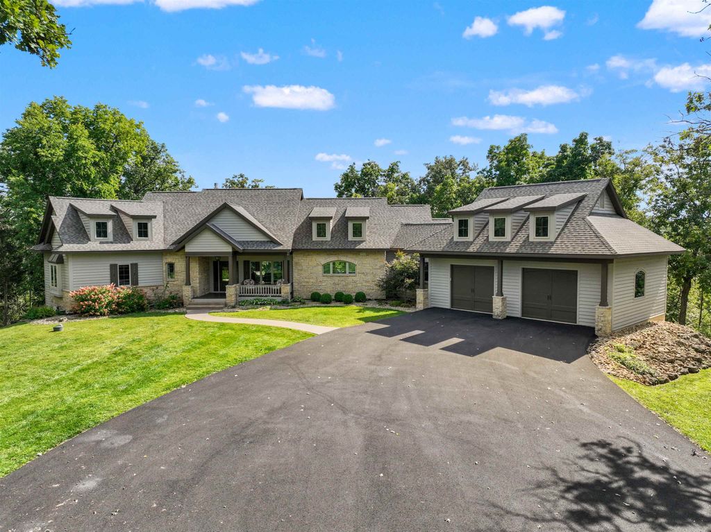 Photo of 19 Cedar Rim Trail, Galena, IL 61036 (MLS # 152973)