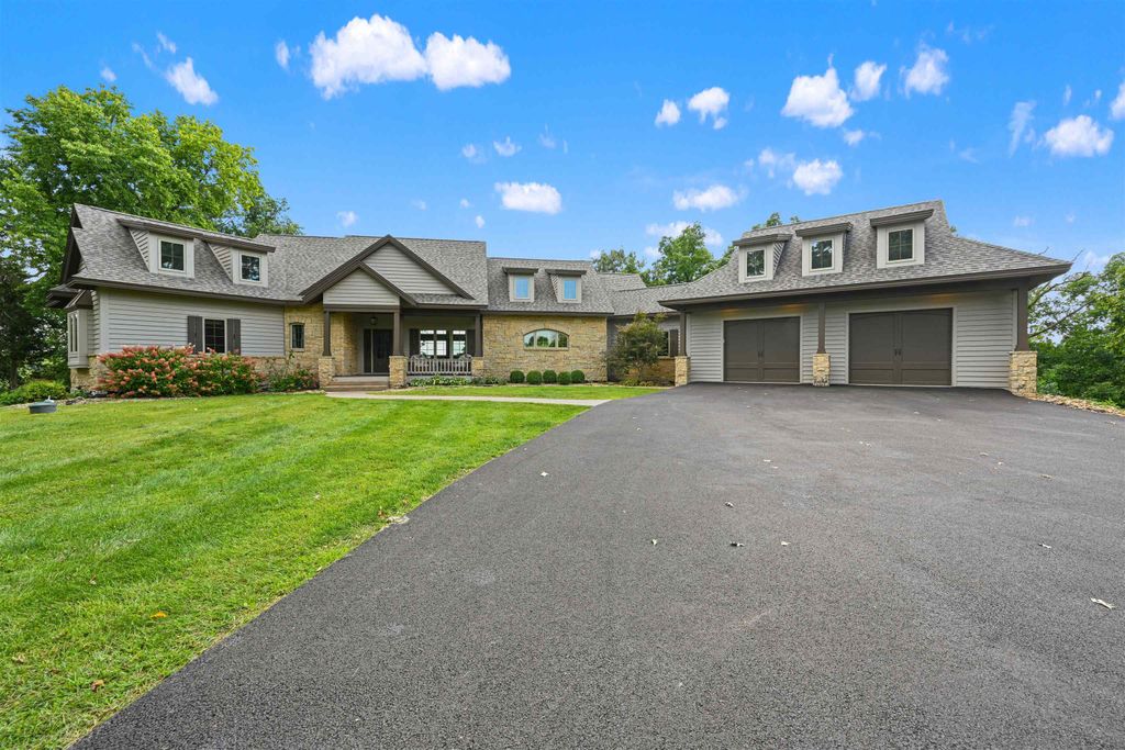 Photo of 19 Cedar Rim Trail, Galena, IL 61036 (MLS # 152973)