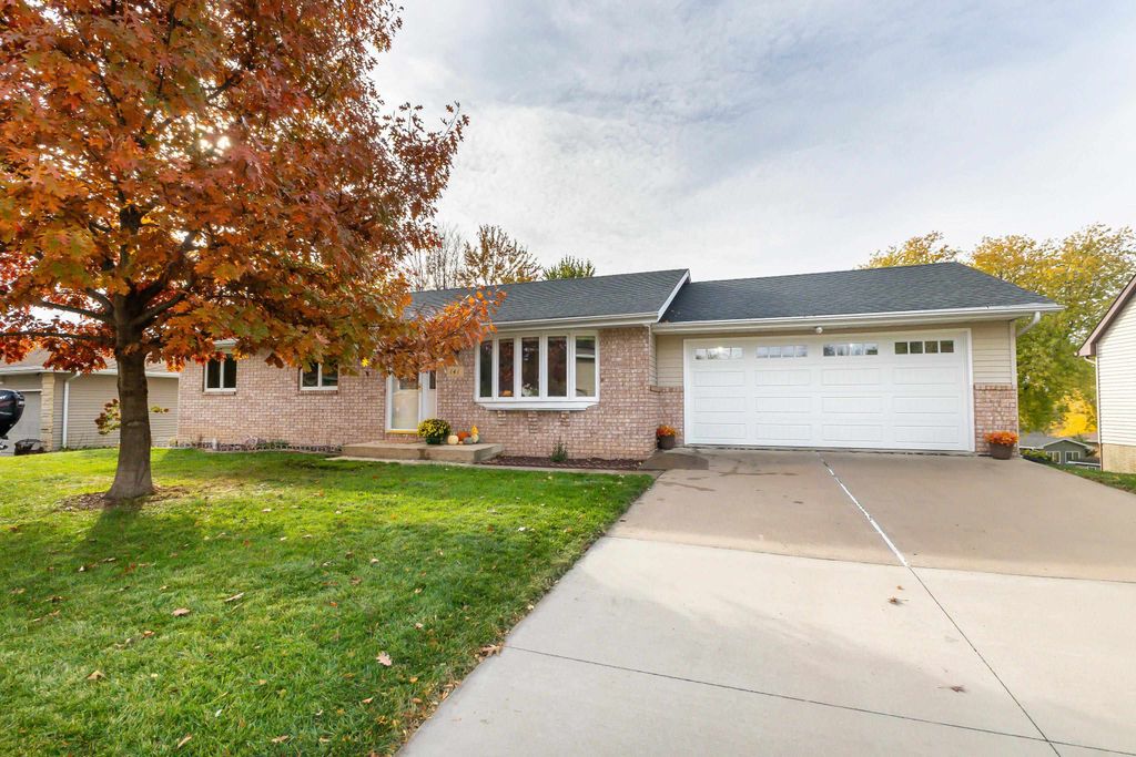 Photo of 141 Summer Drive, Asbury, IA 52002 (MLS # 153378)