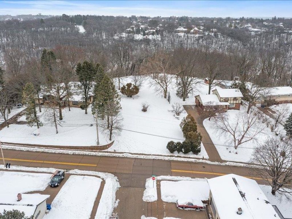 Photo of Lot 2-2 Kelly Lane, Dubuque, IA 52003 (MLS # 153601)