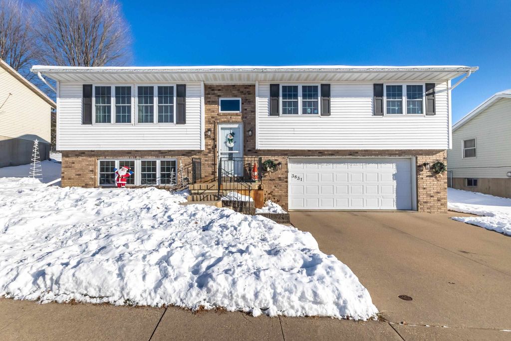 Photo of 3831 Cora Drive, Dubuque, IA 52002 (MLS # 154017)
