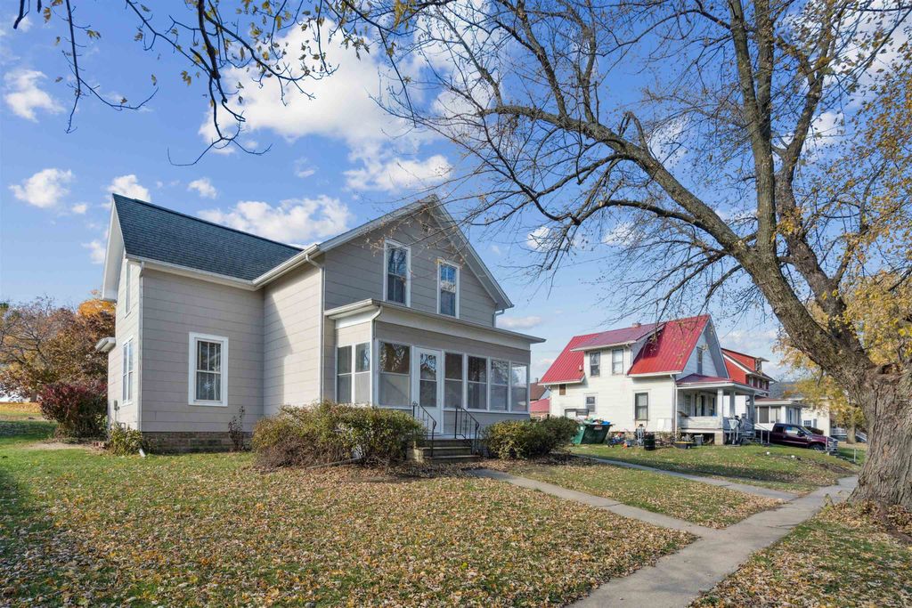 Photo of 605 Washington Street, Other, IA 54347 (MLS # 153463)