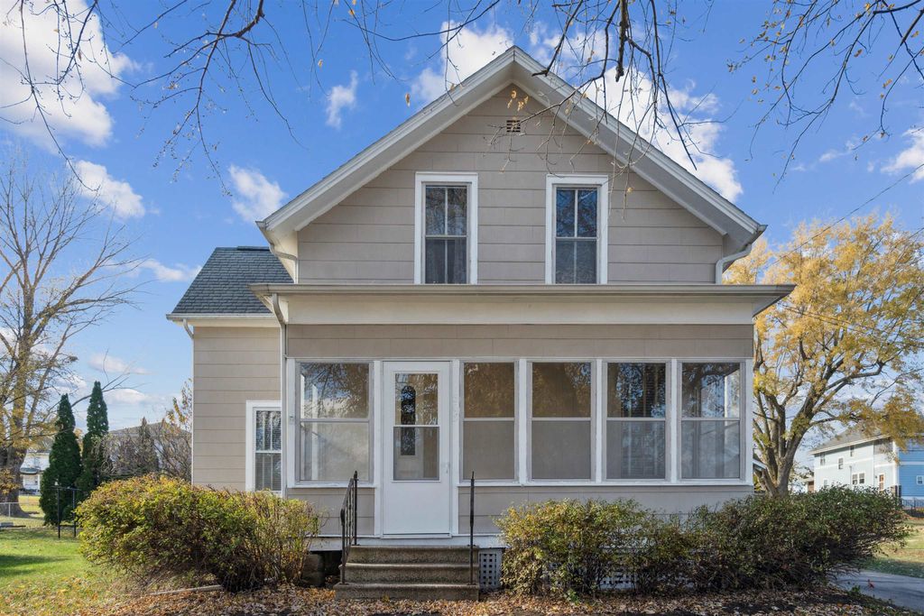 Photo of 605 Washington Street, Other, IA 54347 (MLS # 153463)