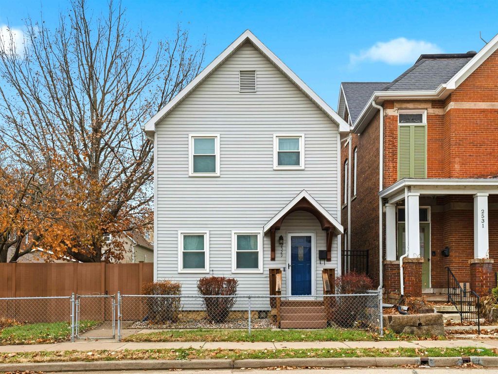 Photo of 2529 Windsor Avenue, Dubuque, IA 52001 (MLS # 153535)