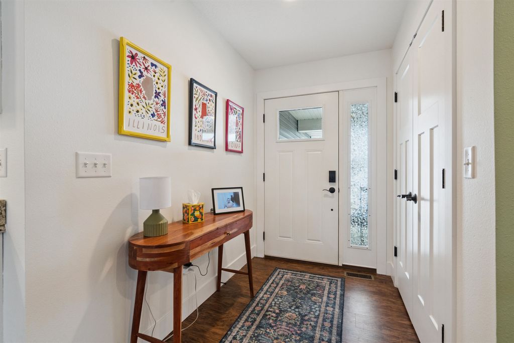 Photo of 1016 NW Clare Court, Cascade, IA 52033 (MLS # 153882)