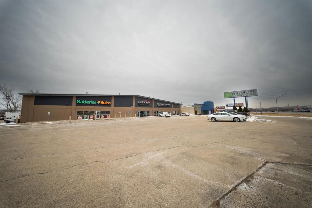 Photo of 4370 Dodge Street #Suite 2, Dubuque, IA 52003 (MLS # 154043)