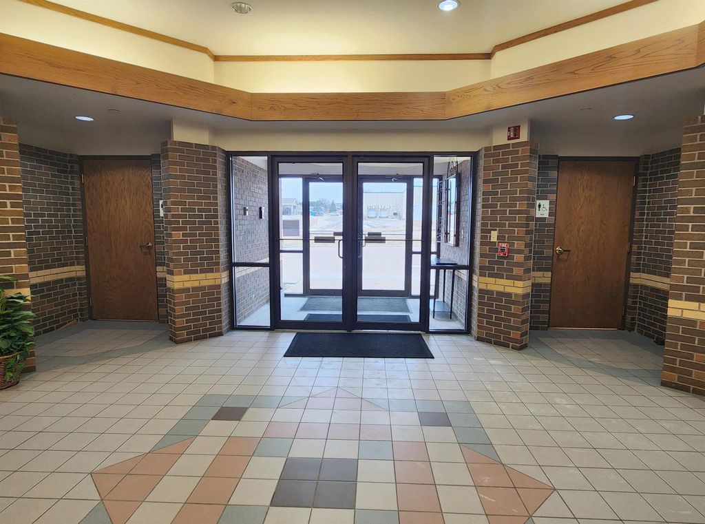 Photo of 3388 Kennedy Circle, Dubuque, IA 52002 (MLS # 153875)