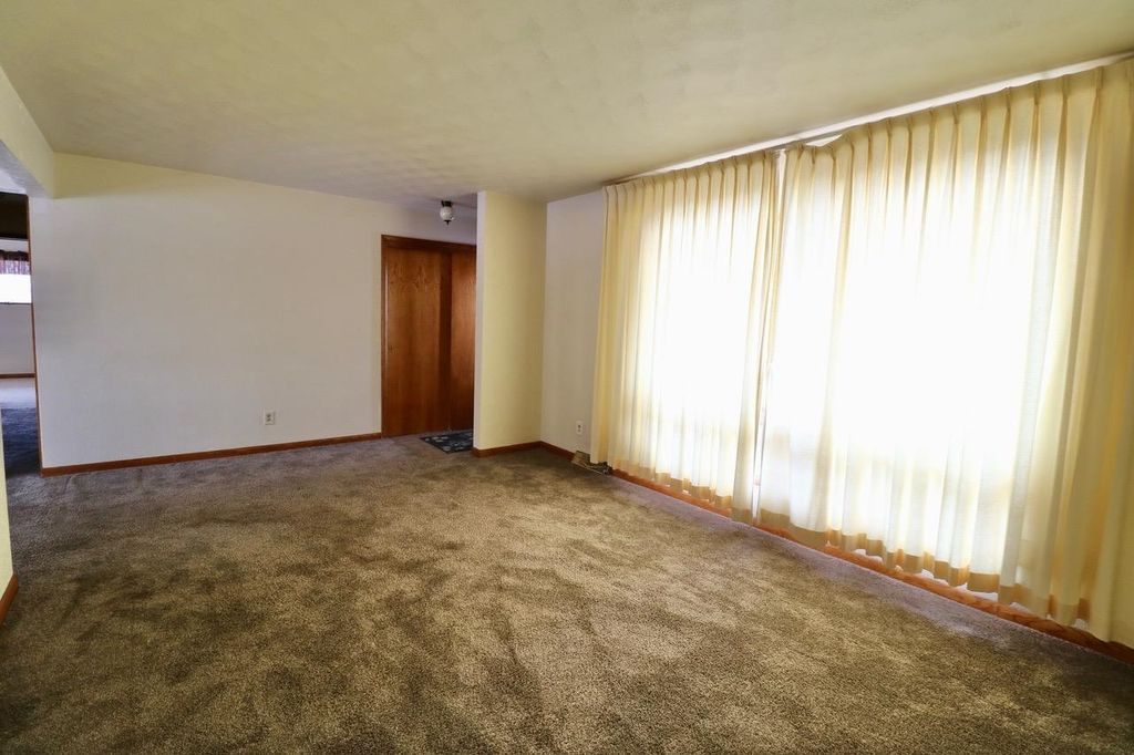 Photo of 2717 Shady Lane, Dubuque, IA 52001 (MLS # 153615)