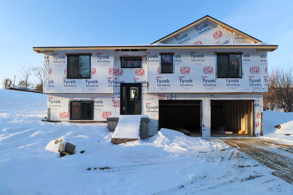 Photo of 227 Olympic Heights Road, Dubuque, IA 52001 (MLS # 153589)