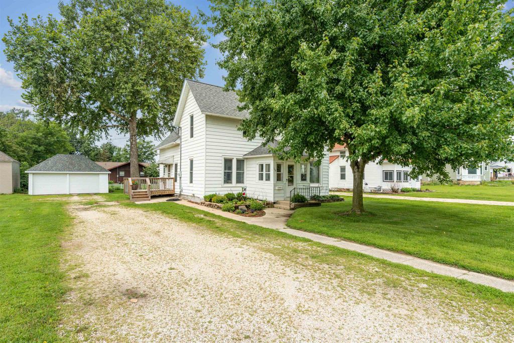 Photo of 708 N Franklin Street, Manchester, IA 52057 (MLS # 153183)