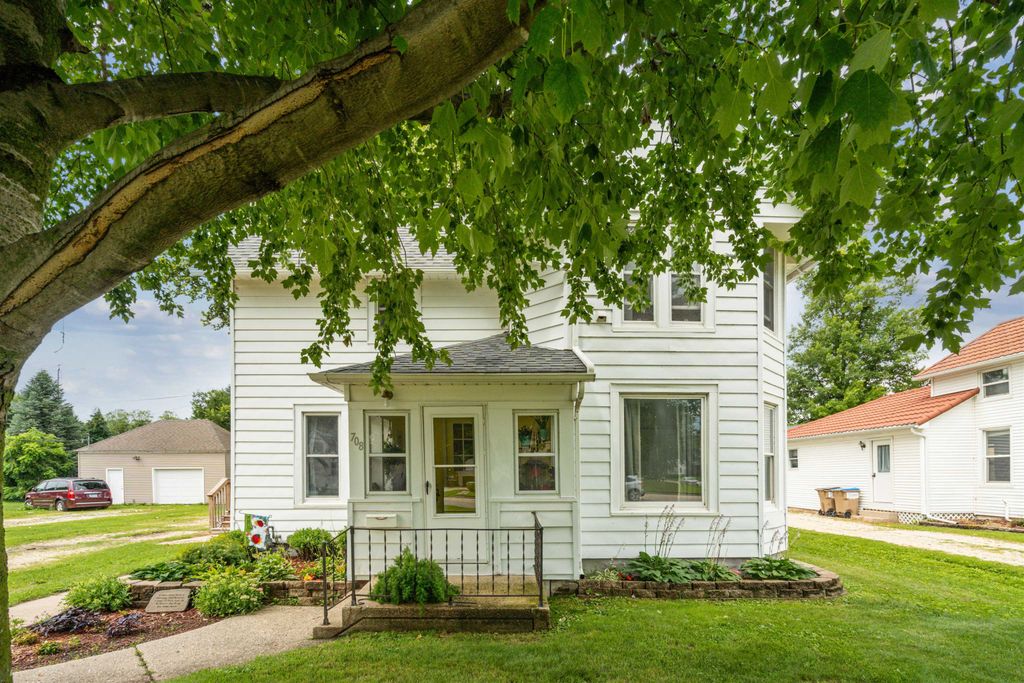 Photo of 708 N Franklin Street, Manchester, IA 52057 (MLS # 153183)