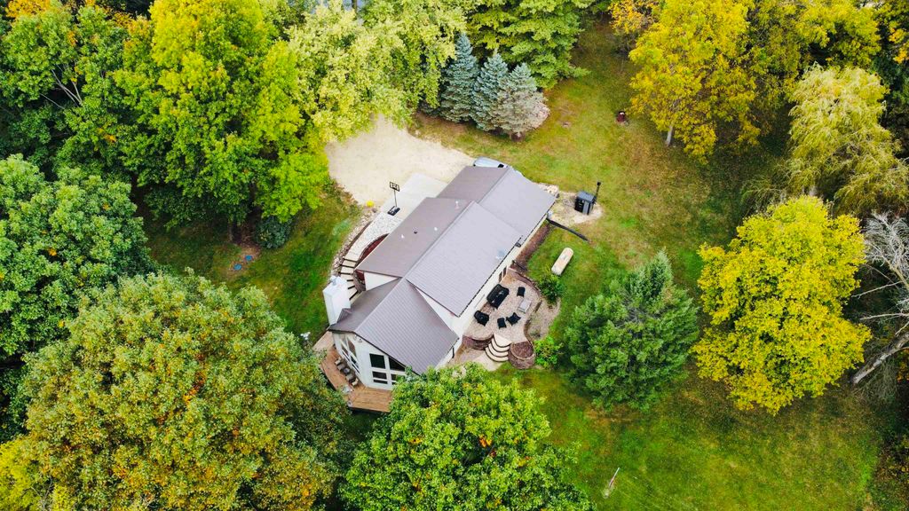 Photo of 492 Merritt Road, Other, IA 52214 (MLS # 153294)