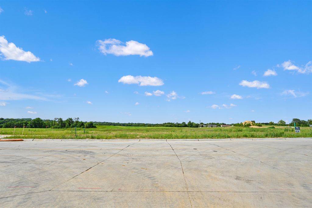 Photo of Lot 85 Waterbridge Lane, Dubuque, IA 52003 (MLS # 152543)