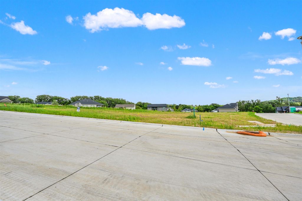 Photo of Lot 74 Waterbridge Lane, Dubuque, IA 52003 (MLS # 152538)
