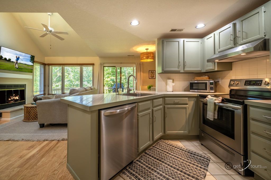 Photo of 106 Walnut Hill Drive, Galena, IL 61036 (MLS # 152913)