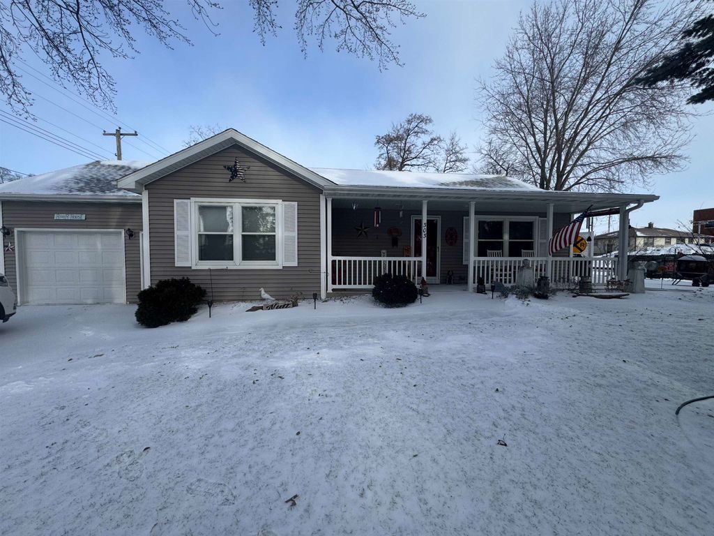 Photo of 303 Main Street, Guttenberg, IA 52052 (MLS # 153753)