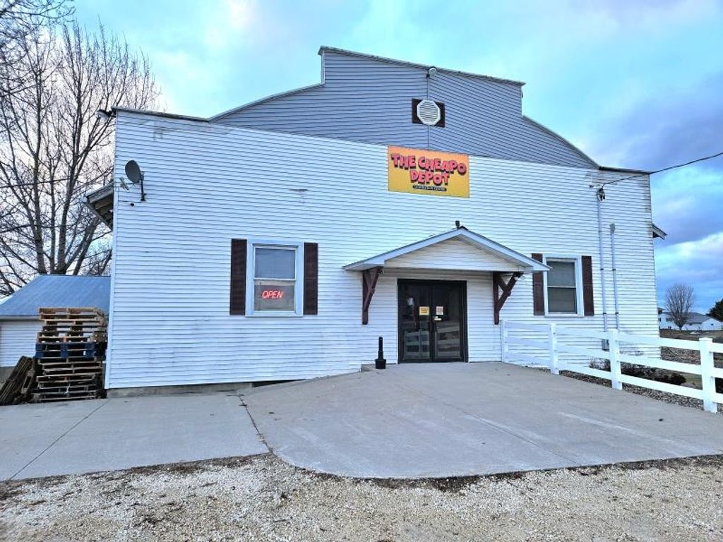 Photo of 1653 300th Avenue, Dyersville, IA 52040 (MLS # 153729)