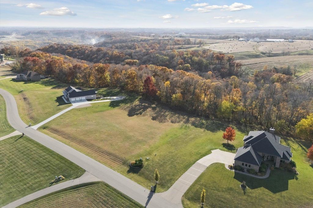 Photo of Lot 18 San Sebastian Drive, Dubuque, IA 52001 (MLS # 153480)