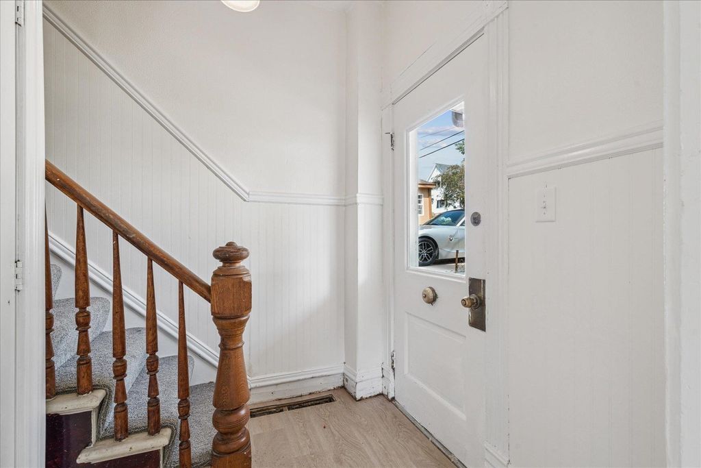 Photo of 1735 Wood Street, Dubuque, IA 52001 (MLS # 152948)