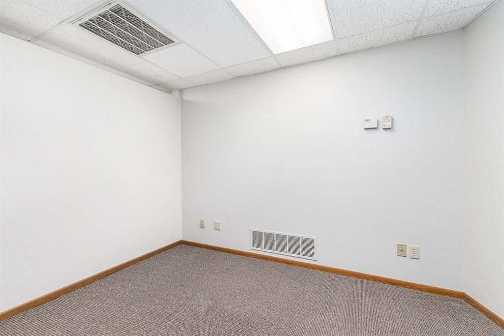 Photo of 2115 John F Kennedy Road, Dubuque, IA 52002 (MLS # 154082)