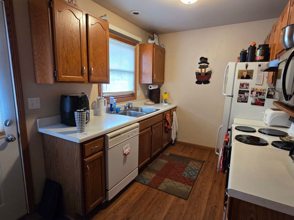 Photo of 4416 Camelot Drive, Dubuque, IA 52002 (MLS # 153659)