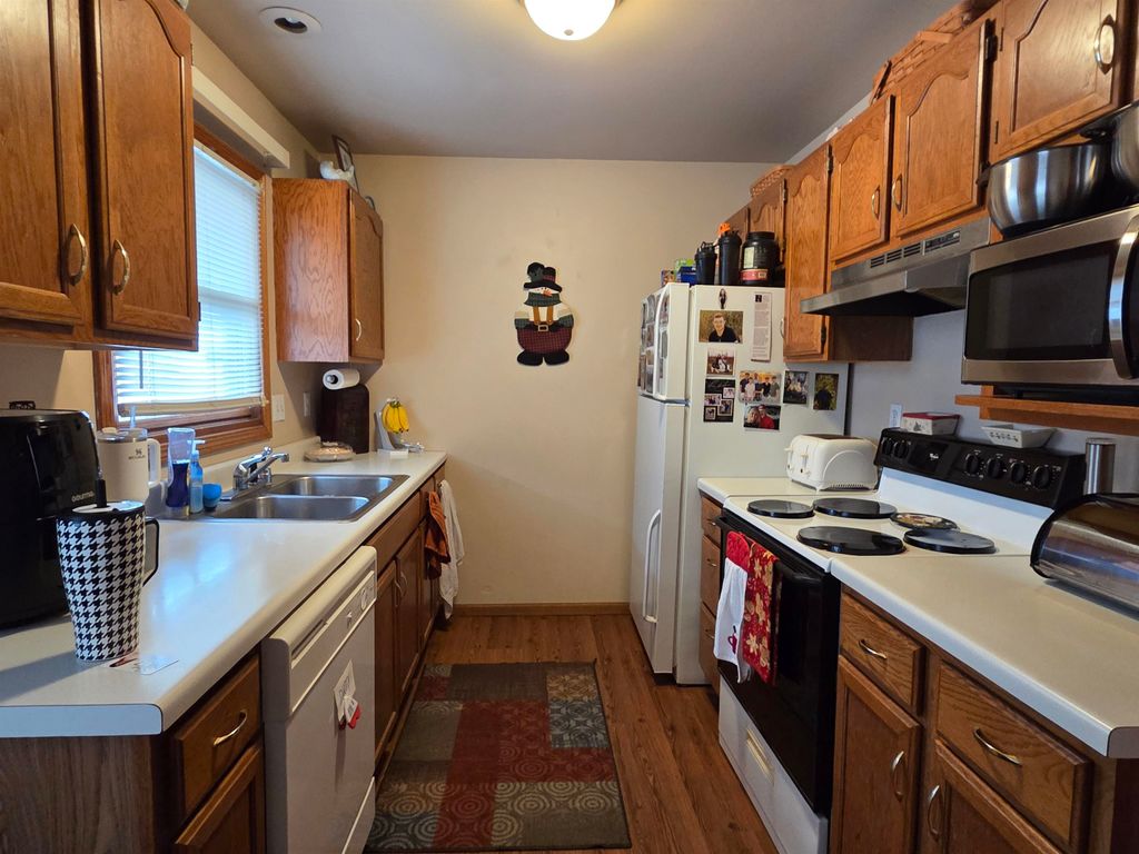 Photo of 4416 Camelot Drive, Dubuque, IA 52002 (MLS # 153659)