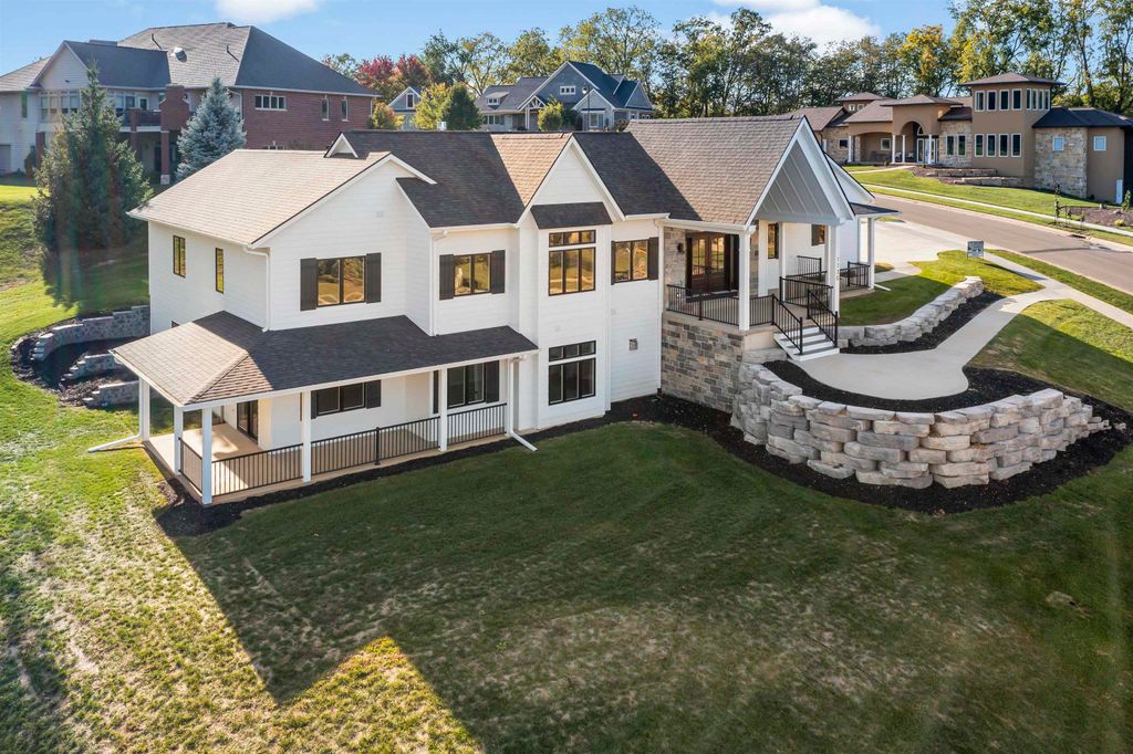 Photo of 1730 Creek Wood Drive, Dubuque, IA 52003 (MLS # 153455)