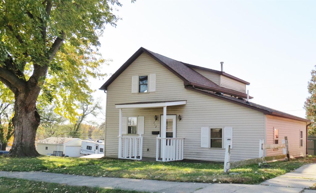 Photo of 712 S 2nd Street, Maquoketa, IA 52060 (MLS # 153424)