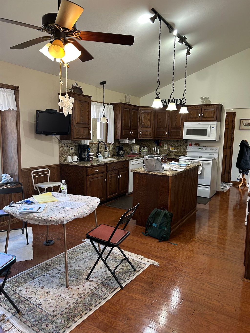 Photo of 17000 Mountain Ridge Ridge, Dubuque, IA 52002 (MLS # 153959)